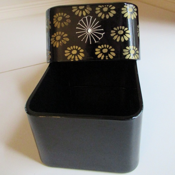 Black Lacquerware Keepsake Box - Picture 3 of 11